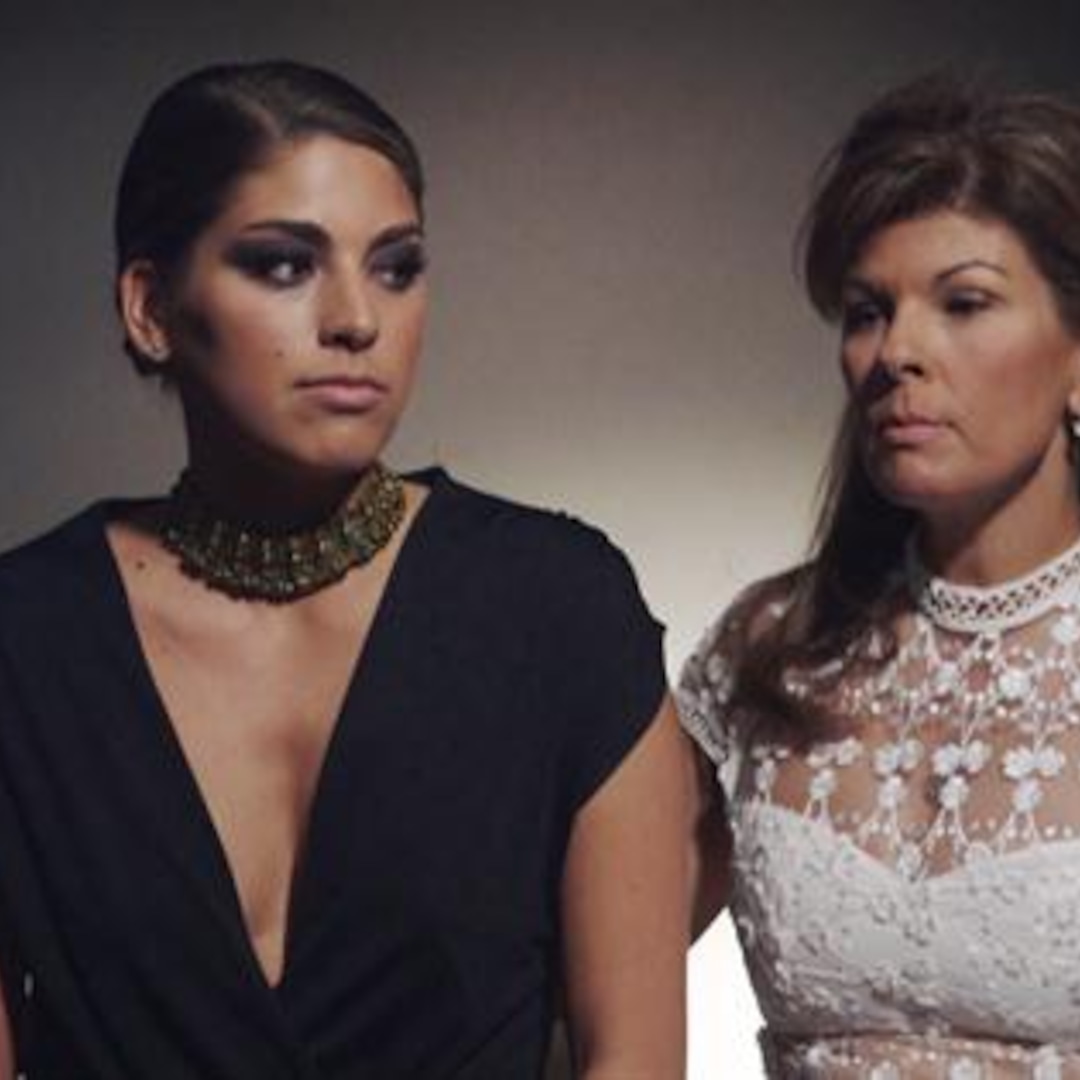 "Catching Kelce" Ladies Dish on Avery Schlereth's Past - E! Online - CA